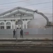 В Сальске снесли главную достопримечательность города Ж.Д. Вокзал